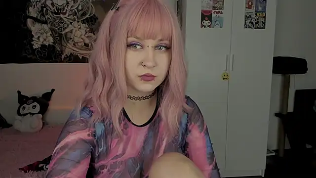 t0riayun0 online show from 01-23-25, 10:22