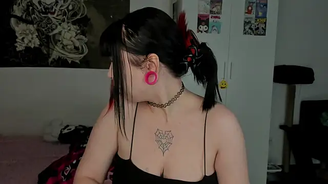 t0riayun0 online show from 02-25-25, 10:53