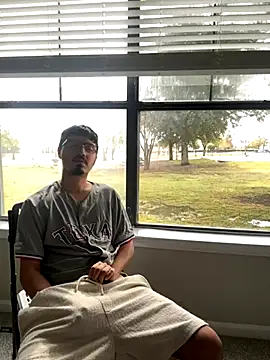 Snapshot of Bbyboyivan chatting on 11-30-25, 07:14 Bbyboyivan online show from 11-30-25, 07:14