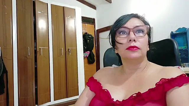 Snapshot of hottplay chatting on 05-08-26, 12:03 hottplay online show from 05-08-26, 12:03