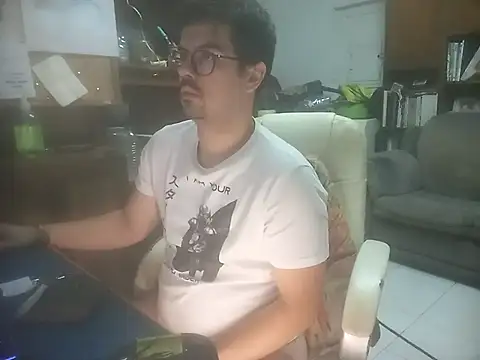 pedrosantos3366 online show from 10-05-25, 05:09