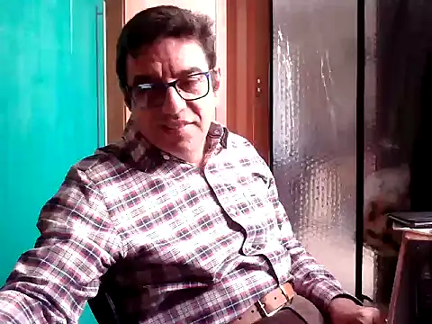Snapshot of FernandoReuterG chatting on 10-17-25, 03:58 FernandoReuterG online show from 10-17-25, 03:58