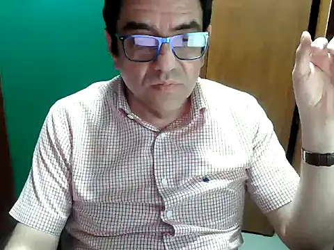 Snapshot of FernandoReuterG chatting on 10-20-25, 01:29 FernandoReuterG online show from 10-20-25, 01:29