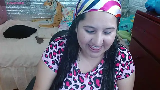 Snapshot of EMILY-NESSA chatting on 03-19-25, 04:45 EMILY-NESSA online show from 03-19-25, 04:45