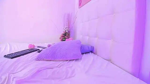 Lulu exotic1 online show from 12-17-25, 09:42