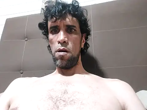 Snapshot of Hotcasados69 chatting on 10-23-25, 04:00 Hotcasados69 online show from 10-23-25, 04:00