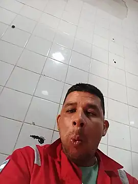 Snapshot of El-reyleon chatting on 06-23-26, 11:30 El-reyleon online show from 06-23-26, 11:30