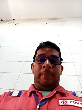 Snapshot of El-reyleon chatting on 04-02-26, 04:02 El-reyleon online show from 04-02-26, 04:02