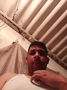 Snapshot of El-reyleon chatting on 07-03-26, 12:17 El-reyleon online show from 07-03-26, 12:17