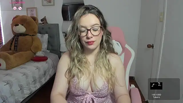 Snapshot of samysweet_8 chatting on 06-01-26, 01:55 samysweet 8 online show from 06-01-26, 01:55