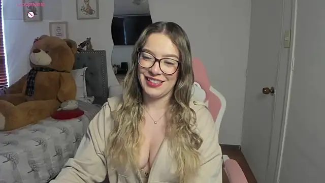 Snapshot of samysweet_8 chatting on 05-27-26, 02:02 samysweet 8 online show from 05-27-26, 02:02
