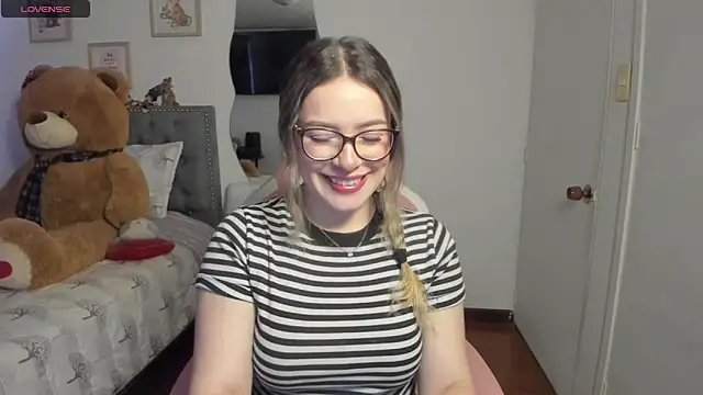 Snapshot of samysweet_8 chatting on 04-30-26, 12:45 samysweet 8 online show from 04-30-26, 12:45