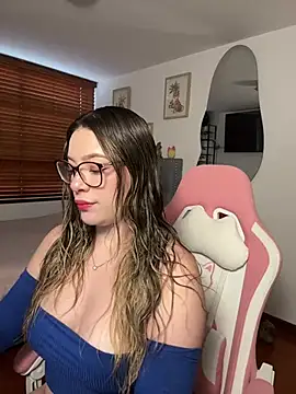 Snapshot of samysweet_8 chatting on 07-26-26, 12:23 samysweet 8 online show from 07-26-26, 12:23