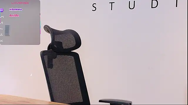 Sara Boom online show from 11-17-25, 02:32