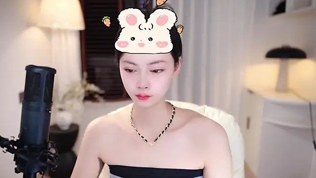 Ocean--Lili online show from 10-11-25, 02:18