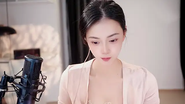 Snapshot of Ocean--Lili chatting on 06-01-26, 01:33 Ocean--Lili online show from 06-01-26, 01:33