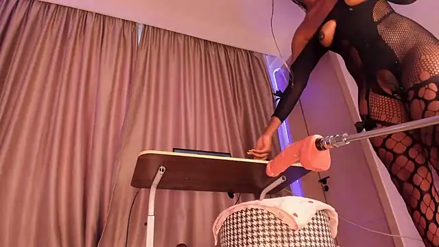 sugar-mirie online show from 10-07-25, 12:06