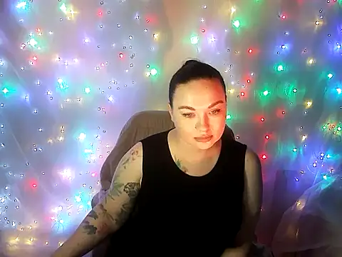 Snapshot of Victoria_Marks chatting on 06-27-26, 10:27 Victoria Marks online show from 06-27-26, 10:27