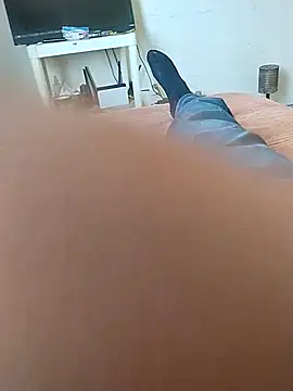 Snapshot of Pziko chatting on 10-25-25, 09:48 Pziko online show from 10-25-25, 09:48