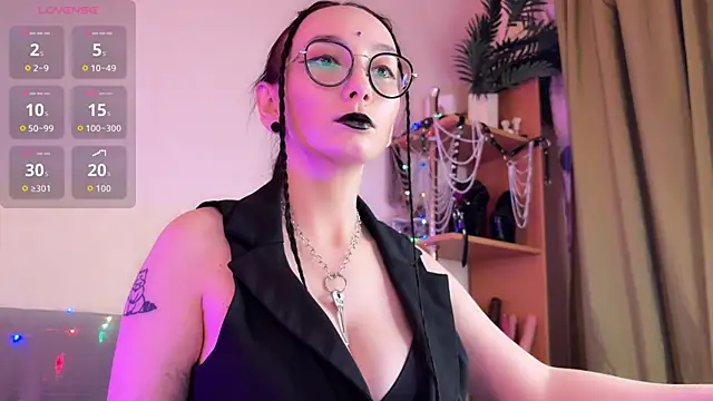 Jinhee Noir online show from 12-13-25, 08:04