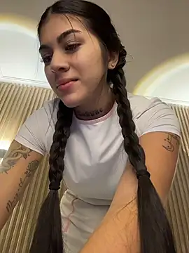 Sarasanders 4 online show from 11-11-25, 03:23