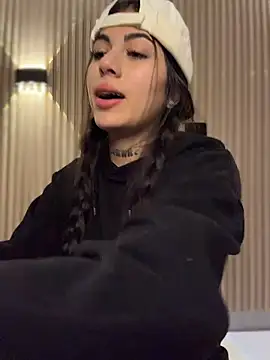 Sarasanders 4 online show from 03-06-26, 03:45