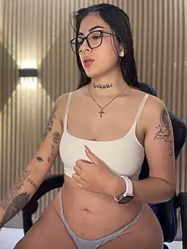 Sarasanders 4 online show from 02-17-26, 04:32