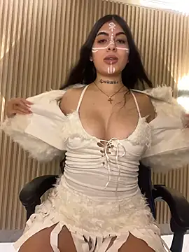 Sarasanders 4 online show from 10-26-25, 03:51