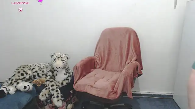 Snapshot of Ammillia chatting on 01-12-25, 04:29 Ammillia online show from 01-12-25, 04:29