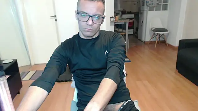 Snapshot of guachin_hunk chatting on 05-04-26, 05:22 guachin hunk online show from 05-04-26, 05:22