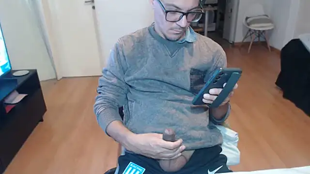 Snapshot of guachin_hunk chatting on 07-09-26, 10:09 guachin hunk online show from 07-09-26, 10:09