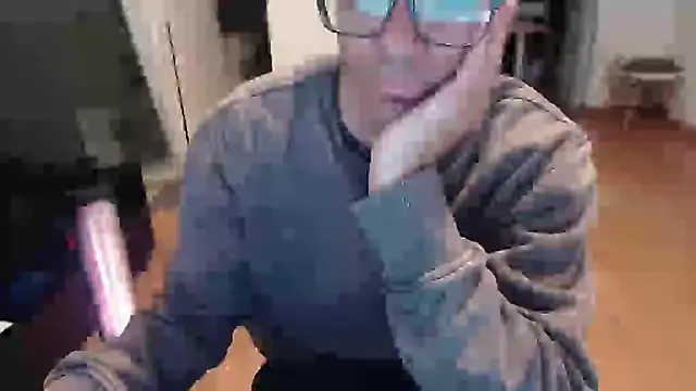 Snapshot of guachin_hunk chatting on 05-23-26, 06:40 guachin hunk online show from 05-23-26, 06:40