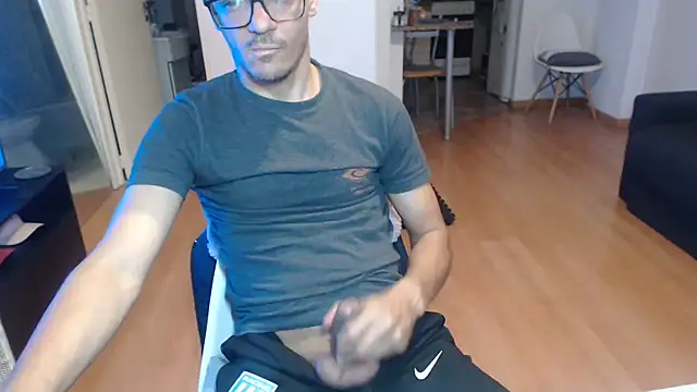 Snapshot of guachin_hunk chatting on 05-28-26, 12:40 guachin hunk online show from 05-28-26, 12:40