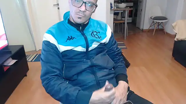 Snapshot of guachin_hunk chatting on 06-21-26, 11:10 guachin hunk online show from 06-21-26, 11:10
