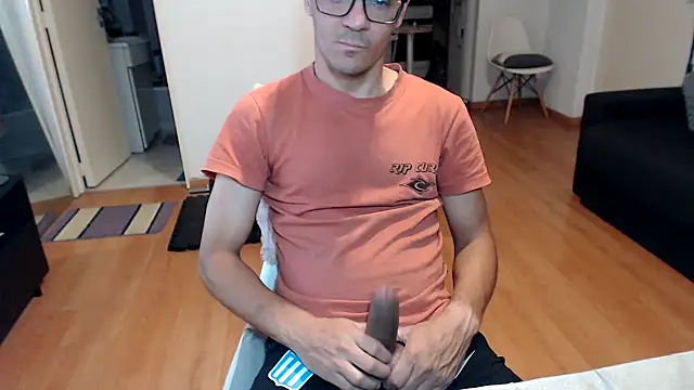 Snapshot of guachin_hunk chatting on 05-17-26, 10:32 guachin hunk online show from 05-17-26, 10:32