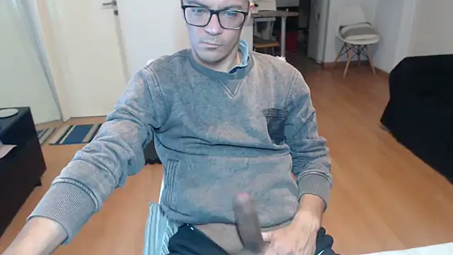 Snapshot of guachin_hunk chatting on 07-04-26, 09:30 guachin hunk online show from 07-04-26, 09:30