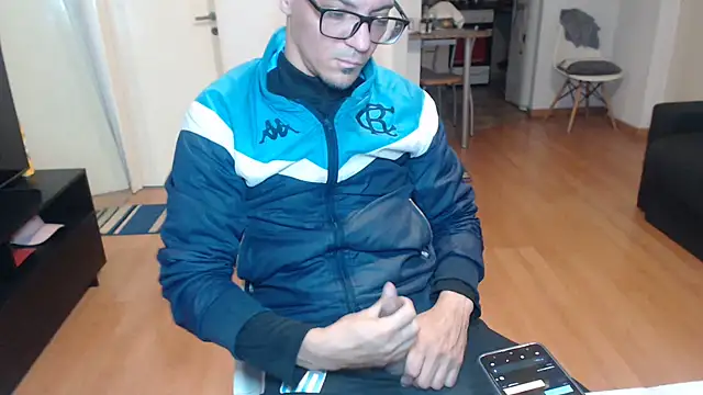 Snapshot of guachin_hunk chatting on 06-18-26, 05:39 guachin hunk online show from 06-18-26, 05:39