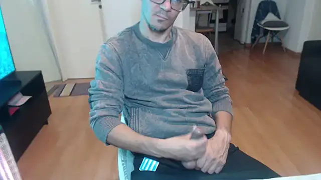 Snapshot of guachin_hunk chatting on 06-03-26, 02:12 guachin hunk online show from 06-03-26, 02:12