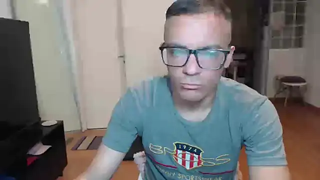 Snapshot of guachin_hunk chatting on 05-14-26, 03:25 guachin hunk online show from 05-14-26, 03:25