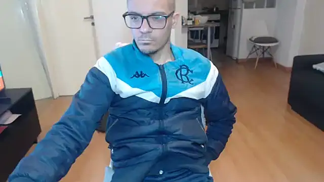 Snapshot of guachin_hunk chatting on 06-10-26, 03:30 guachin hunk online show from 06-10-26, 03:30