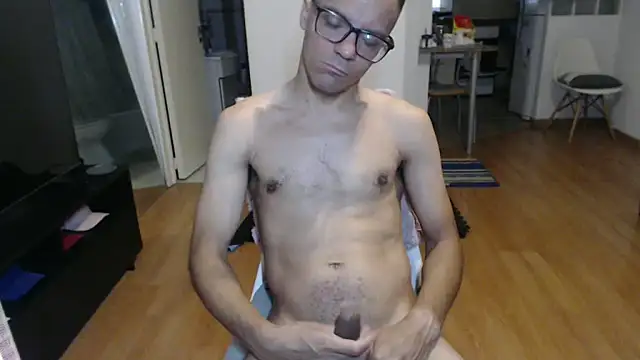 Snapshot of guachin_hunk chatting on 05-15-26, 02:26 guachin hunk online show from 05-15-26, 02:26