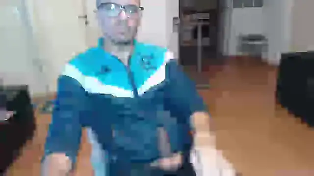 Snapshot of guachin_hunk chatting on 06-05-26, 03:22 guachin hunk online show from 06-05-26, 03:22