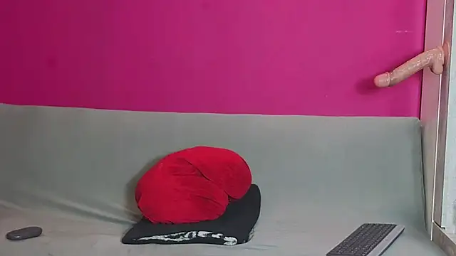 Young Strawberryy online show from 07-28-26, 03:21