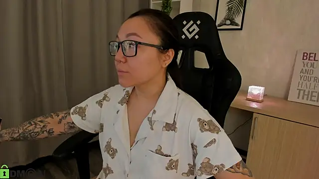 Snapshot of gentle_muse chatting on 02-16-26, 12:09 gentle muse online show from 02-16-26, 12:09