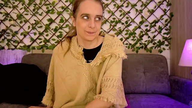 LadyChantale online show from 01-10-26, 08:31