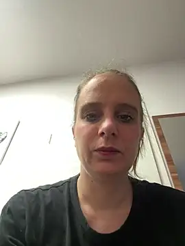 Snapshot of LadyChantale chatting on 04-30-26, 05:25 LadyChantale online show from 04-30-26, 05:25