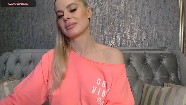 BlondieStar online show from 10-22-25, 11:47