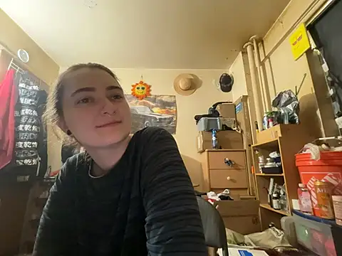 Snowbunnycake 131 online show from 05-13-26, 12:56