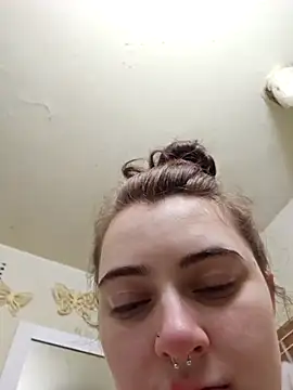 Snowbunnycake 131 online show from 09-18-25, 01:14