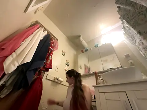 Snowbunnycake 131 online show from 09-13-25, 06:57